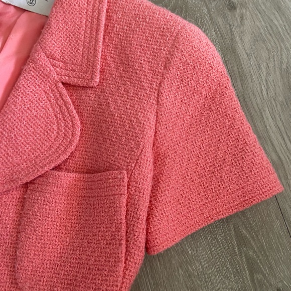 SOLD-Authentic Vintage Chanel tweed jacket size xs - Picture 10 of 16